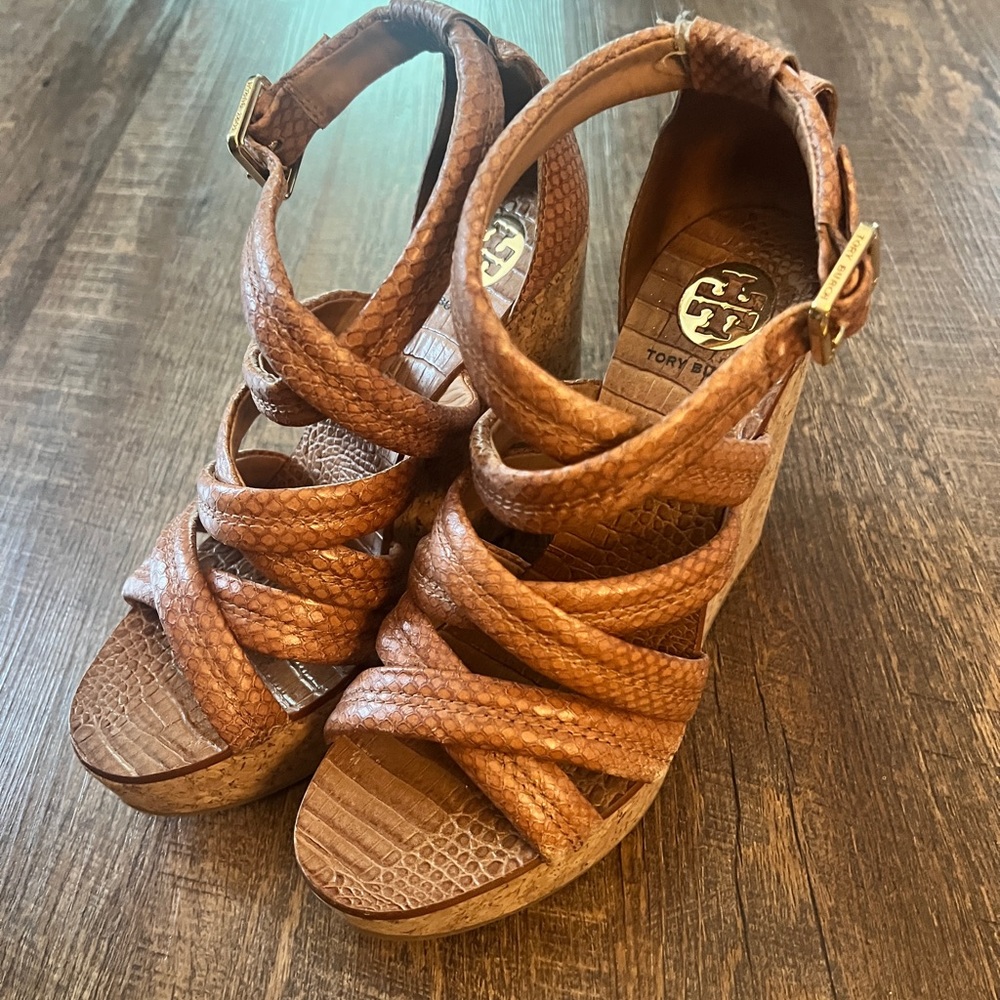 Tory Burch Jeanine Snake Print Leather Wedge Size 8 1/2 - Picture 2 of 16